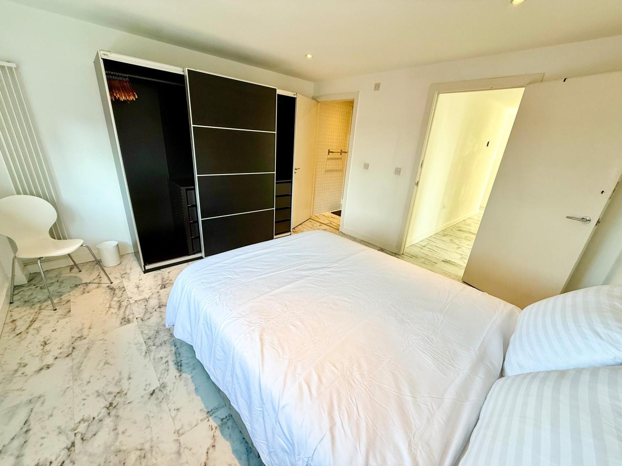 Entire Flat With 2x Bedrooms, 2x Bathrooms And A Big Living In The Olympic Park And Westfield At Stratford Hotel Londres