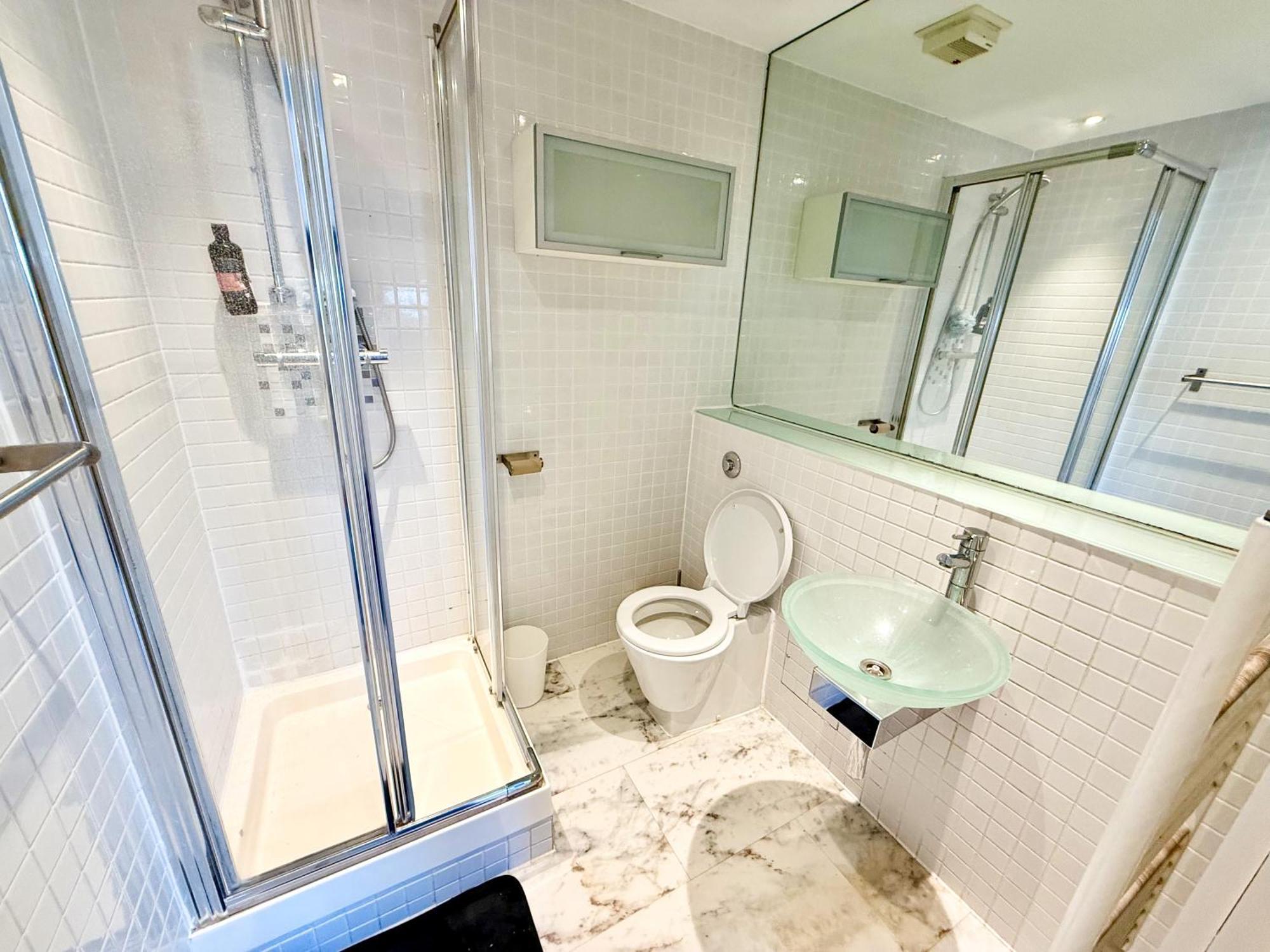 Entire Flat With 2x Bedrooms, 2x Bathrooms And A Big Living In The Olympic Park And Westfield At Stratford